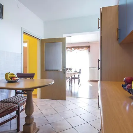In Livaki With Kitchen Holiday home
