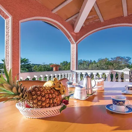 Tatil Evi In Livaki With Kitchen